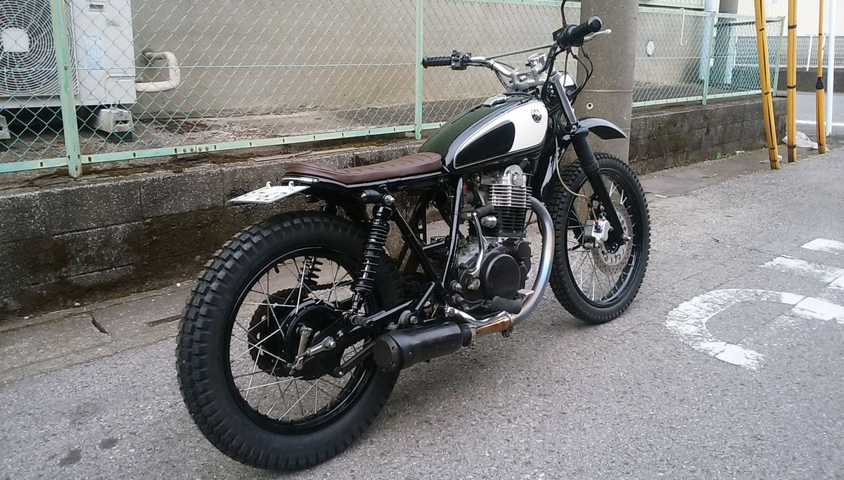 SR400/500 カスタム モーターサイクルズ-バーン