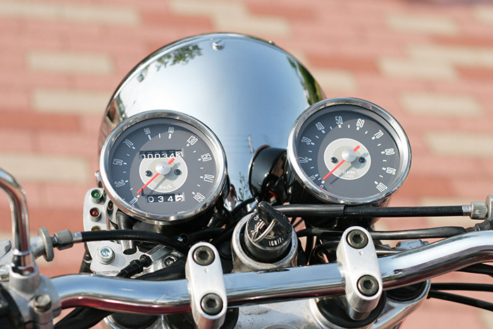 goodsショッピングサイト/商品詳細 80φSMITHスタイルスピードメーターキット /SR400/500(03-08) (機械式)