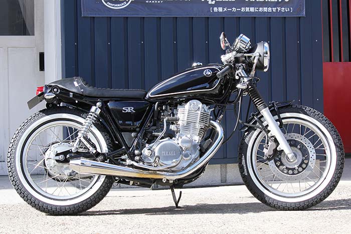 YAMAHA　SR400　ナイトロヘッズ　イージーライダース　フラットシート
