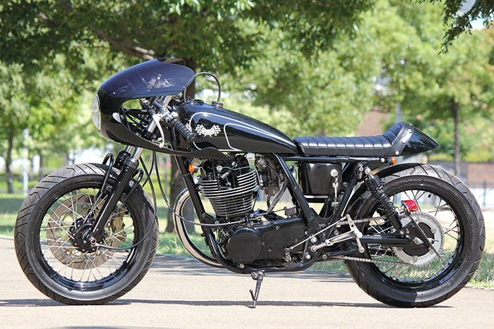 ヤマハ　SR400　ペイトンプレイス製ハーフカウルSET　（カフェ　ペイトン　ハイカムSR500　1JN　1JR　2H6 実動車より　返品対応可 　絶版 SR400用ハーフカウル