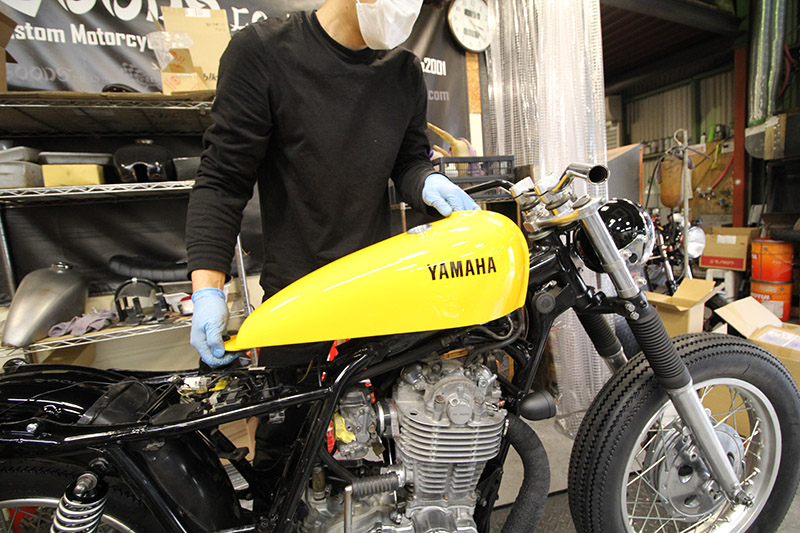 ドラッグスター　ガソリンタンク　FRP　ティアドロップ　ベビー　アメリカンドラッガーズ　アメドラ goodsショッピングサイト⁄商品詳細 FRP ティアドロップビンテージ