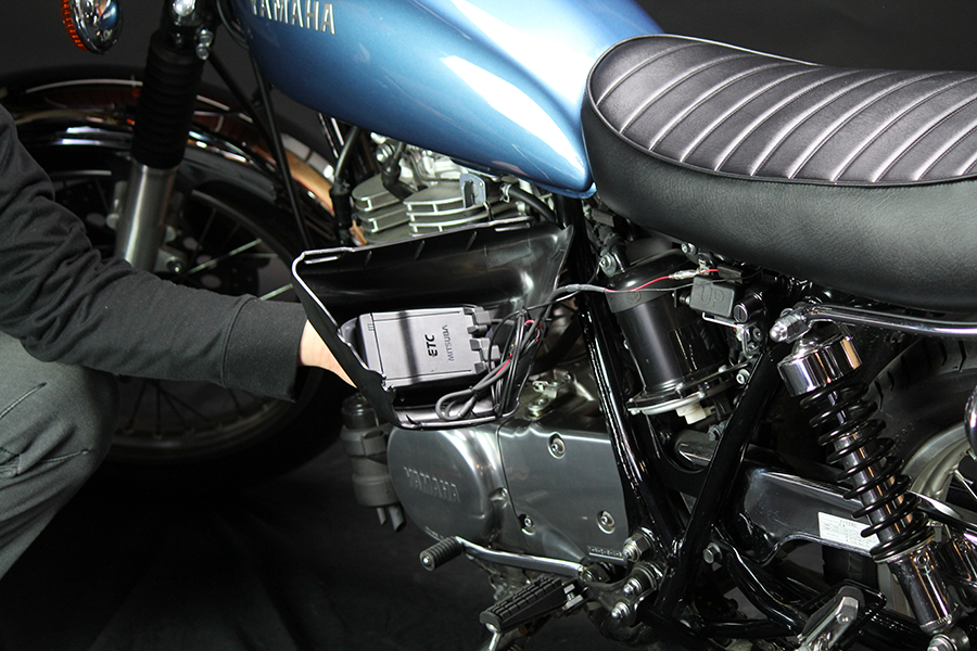 goodsショッピングサイト/商品詳細 ETCビルトイン・サイドカバー SR400 