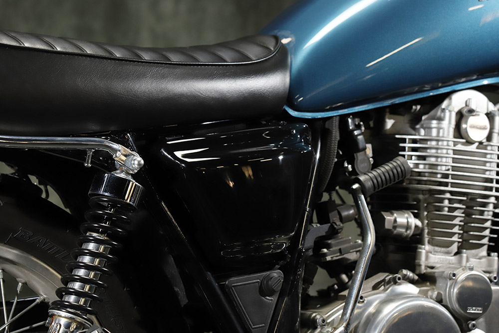 goodsショッピングサイト/商品詳細 ビルトインサイドカバー(右) SR400 